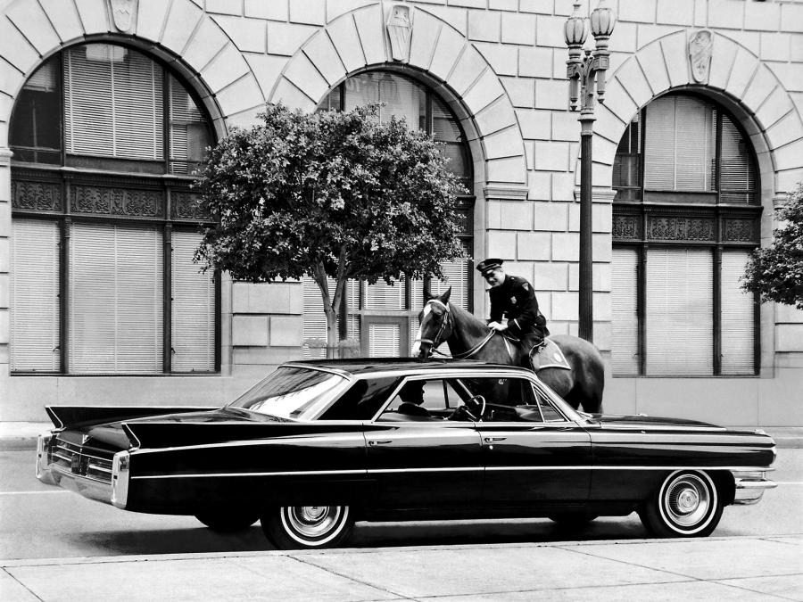  Cadillac Series 62 4-Window Hardtop Sedan 1963 года  (фото 2 из 2)